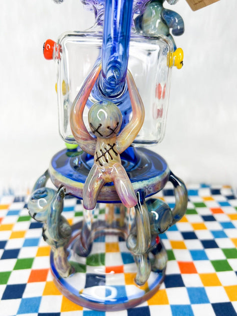 Cheech Alien Lifting The King Dab Rig | Cheech Space Bongs