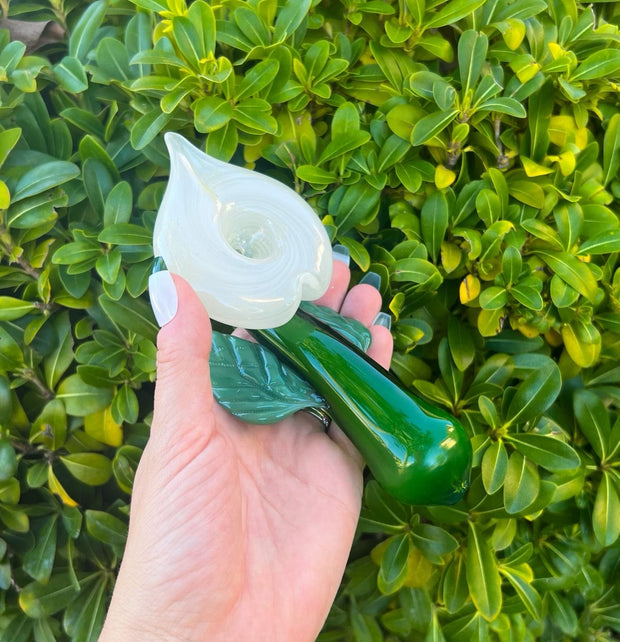 White Lily Flower Glass Hand Pipe