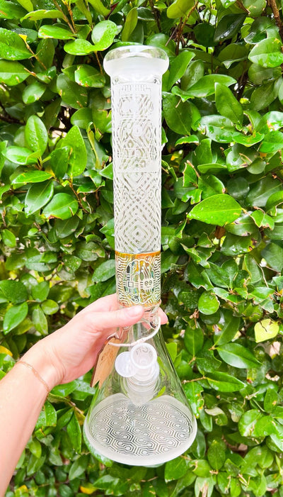 Cheech Robot Sandblasted 17in Glass Water Pipe/Bong