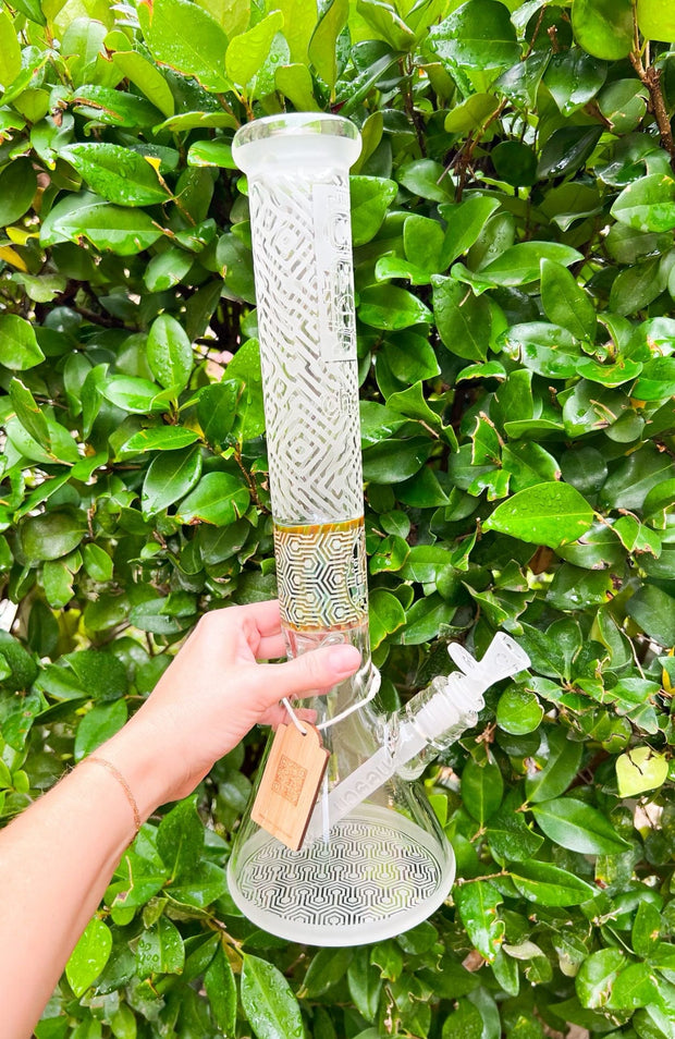 Cheech Robot Sandblasted 17in Glass Water Pipe/Bong