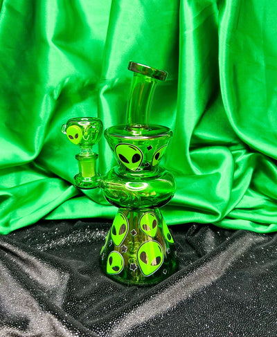 Green Alien 8in Glass Water Pipe/Dab Rig