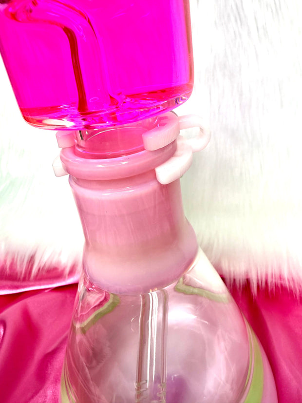 The connector joint of the pink 18 inch bong