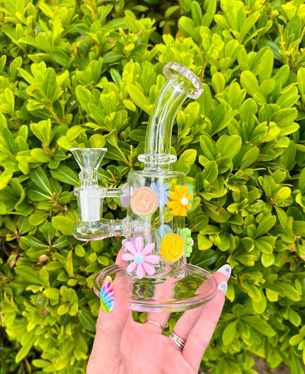 Retro Smiley Face Daisies 6in Glass Water Pipe/Dab Rig