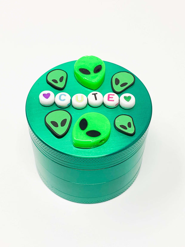 Green Herb Grinder Cute Alien Space 4 Piece 55mm W/ Cleaning Tool