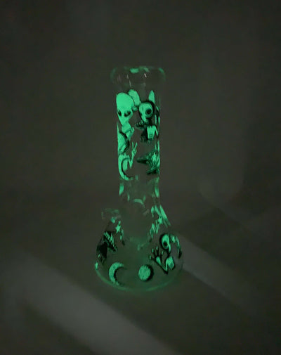 Glow In The Dark Alien Outer Space Glass Hand Pipe/Bong