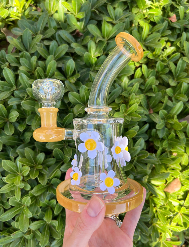 Retro Daisies Yellow 8in Glass Water Pipe/Dab Rig